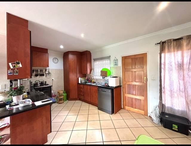 2 BEDROOM TOWNHOUSE FOR SALE IN ANNLIN